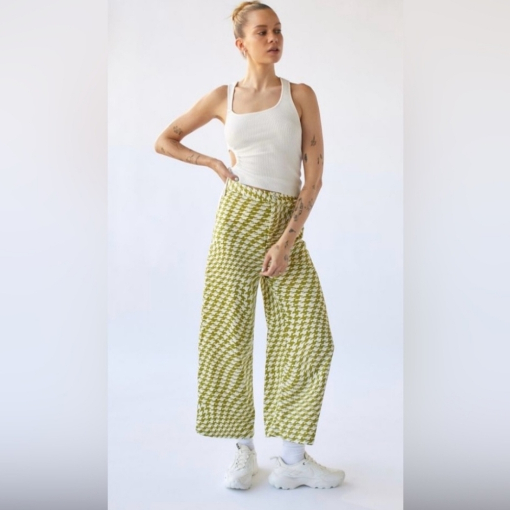 NWOT Urban Outfitters Olive Houndstooth Pants - Picture 2 of 6